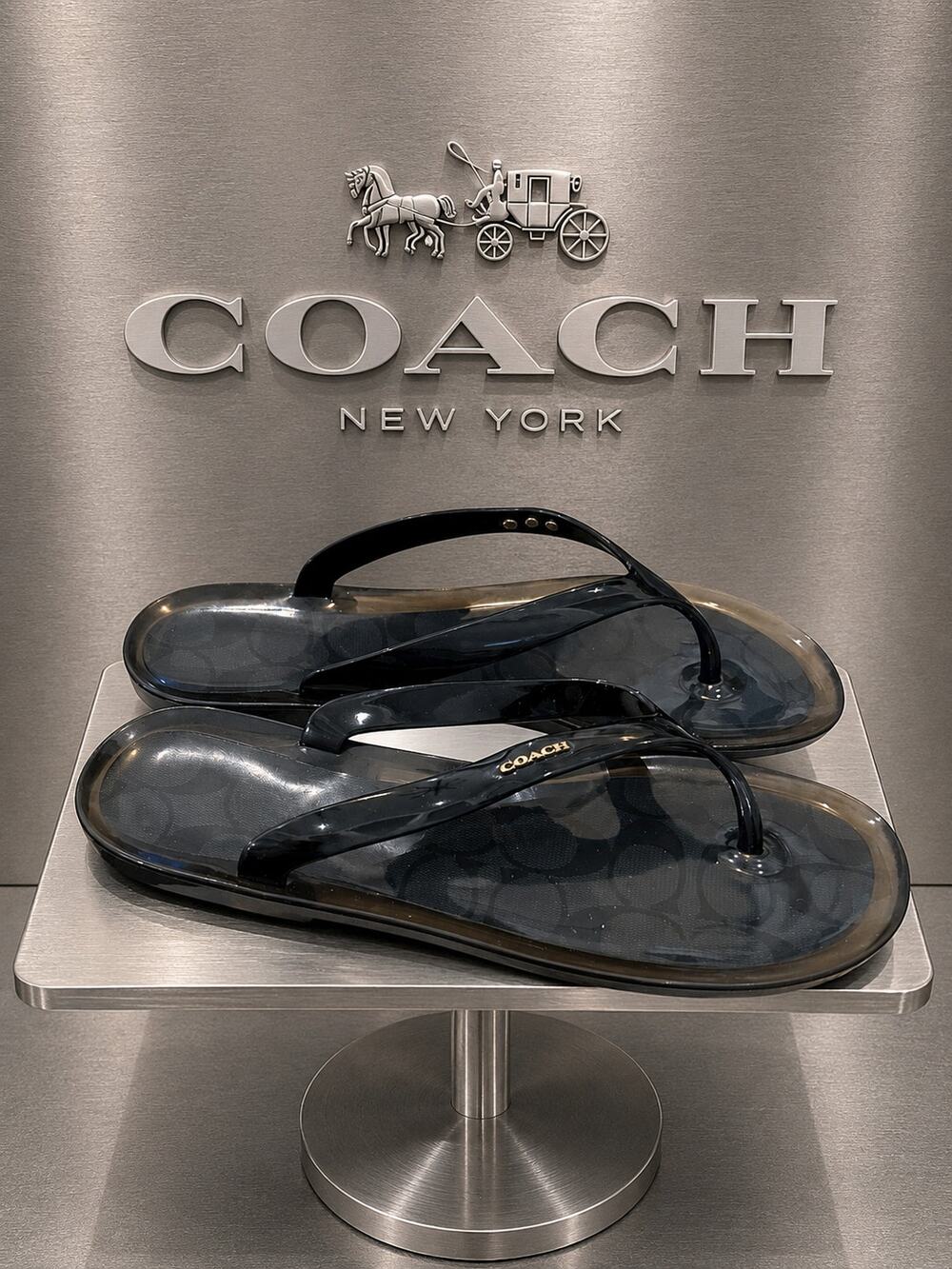 Coach Abbigail Signature C Jelly Flip Flops Smoke Black Size 7